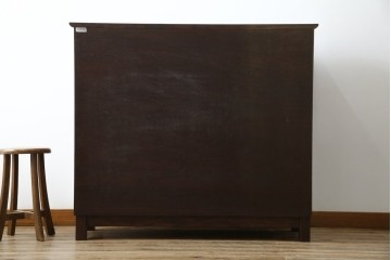 中古　九州民芸家具　和モダンな空間づくりにおすすめ! 舞良戸付きの大振りな下駄箱　(R-076886)