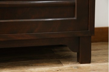 中古　九州民芸家具　和モダンな空間づくりにおすすめ! 舞良戸付きの大振りな下駄箱　(R-076886)