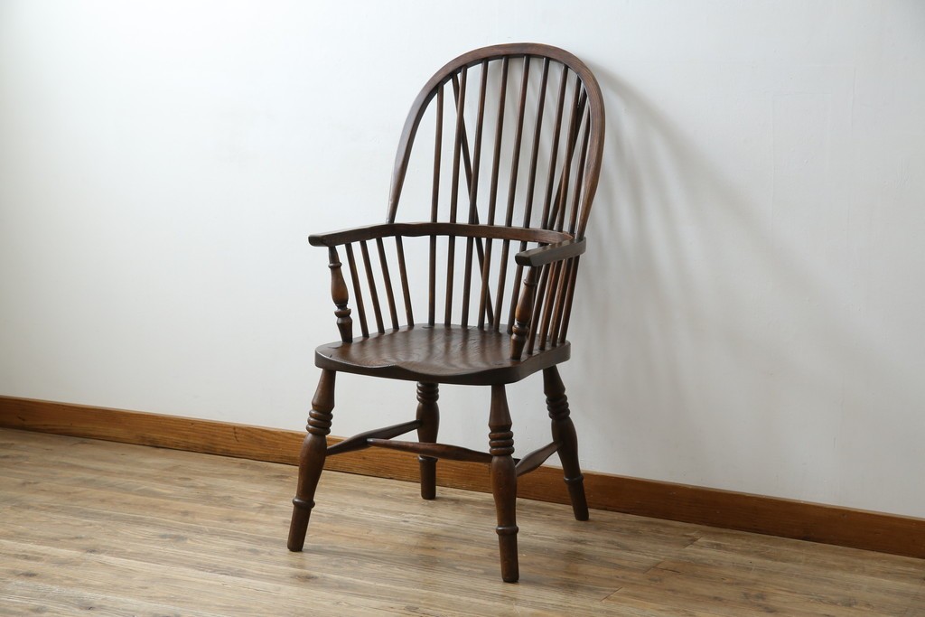 イギリスアンティーク　エルム材　美しい木目が魅力的なダブルボウバックウインザーアームチェア　(R-076887)