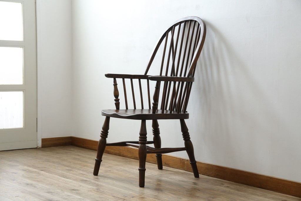 イギリスアンティーク　エルム材　美しい木目が魅力的なダブルボウバックウインザーアームチェア　(R-076887)