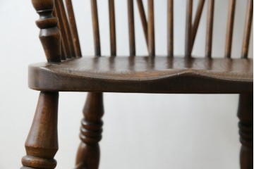 イギリスアンティーク　エルム材　美しい木目が魅力的なダブルボウバックウインザーアームチェア　(R-076887)