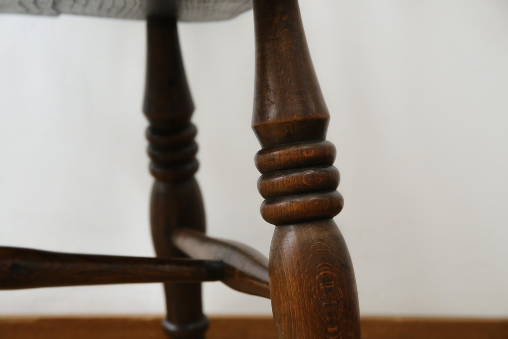 イギリスアンティーク　エルム材　美しい木目が魅力的なダブルボウバックウインザーアームチェア　(R-076887)