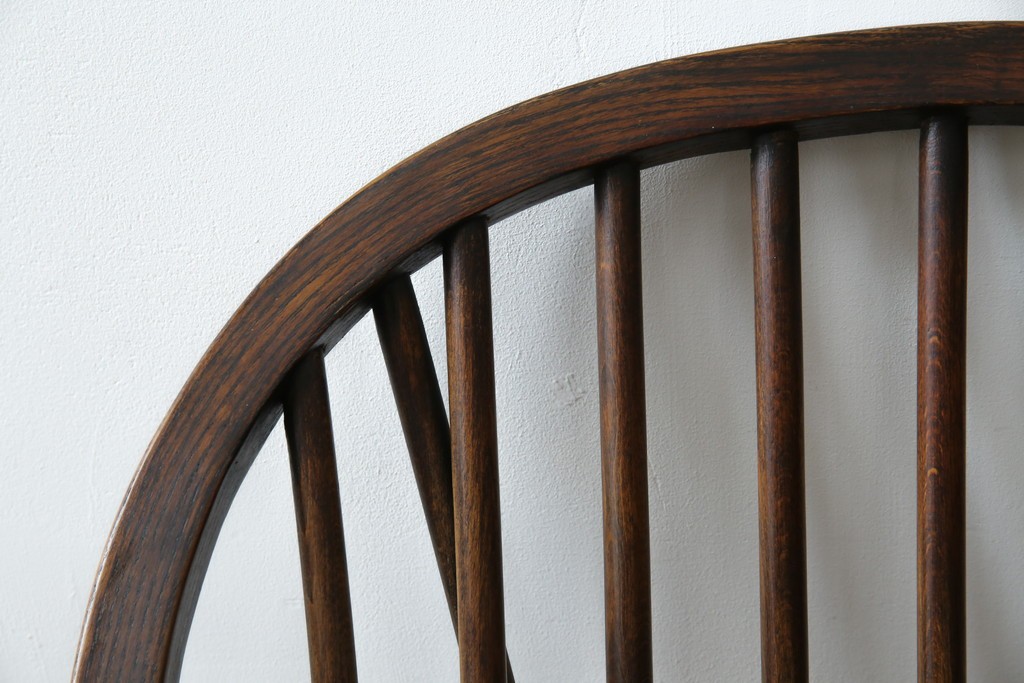 イギリスアンティーク　エルム材　美しい木目が魅力的なダブルボウバックウインザーアームチェア　(R-076887)