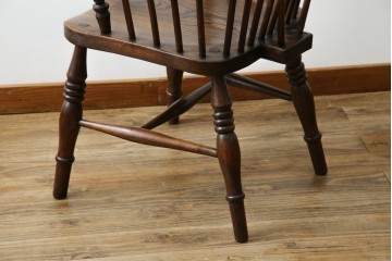 イギリスアンティーク　エルム材　美しい木目が魅力的なダブルボウバックウインザーアームチェア　(R-076887)