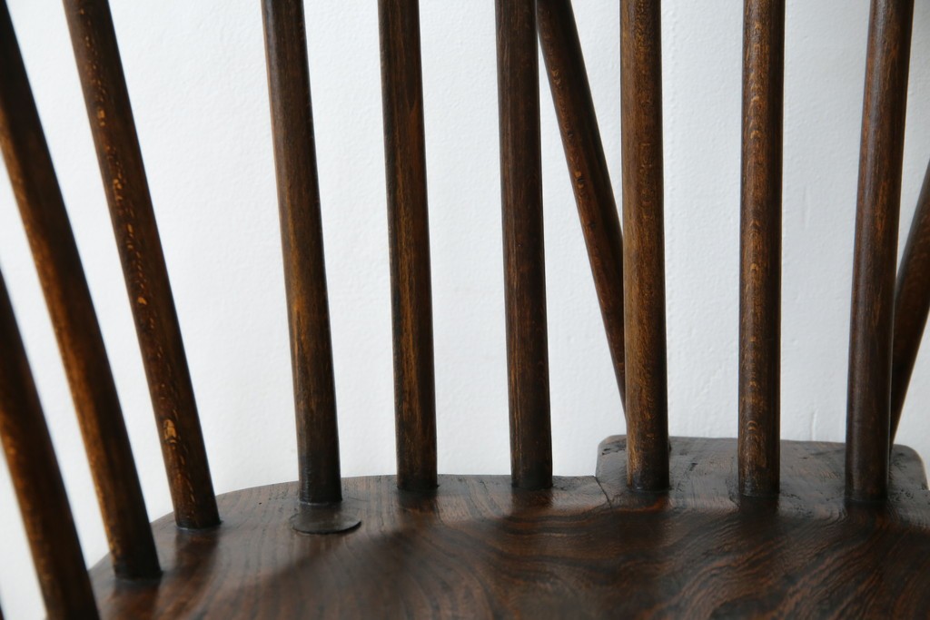 イギリスアンティーク　エルム材　美しい木目が魅力的なダブルボウバックウインザーアームチェア　(R-076887)