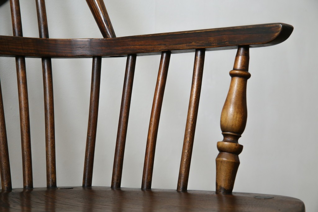 イギリスアンティーク　エルム材　美しい木目が魅力的なダブルボウバックウインザーアームチェア　(R-076887)