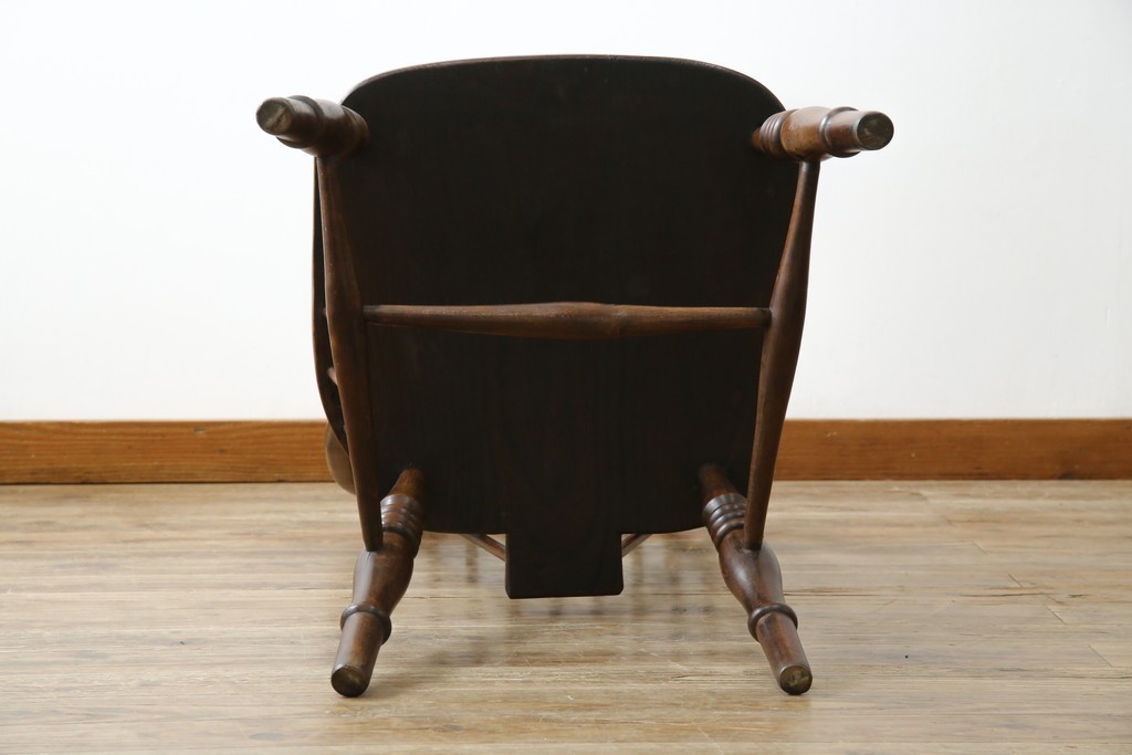 イギリスアンティーク　エルム材　美しい木目が魅力的なダブルボウバックウインザーアームチェア　(R-076887)