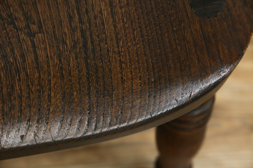 イギリスアンティーク　エルム材　美しい木目が魅力的なダブルボウバックウインザーアームチェア　(R-076887)