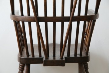 イギリスアンティーク　エルム材　美しい木目が魅力的なダブルボウバックウインザーアームチェア　(R-076887)