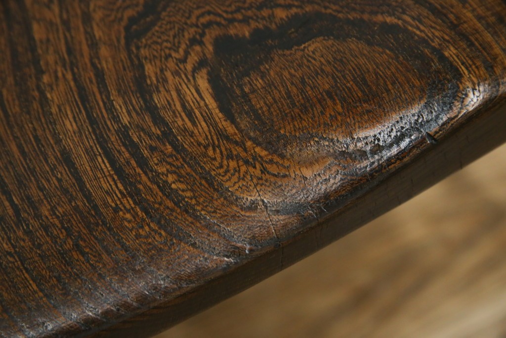 イギリスアンティーク　エルム材　美しい木目が魅力的なダブルボウバックウインザーアームチェア　(R-076887)