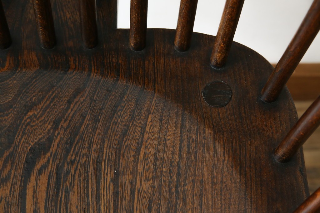 イギリスアンティーク　エルム材　美しい木目が魅力的なダブルボウバックウインザーアームチェア　(R-076887)