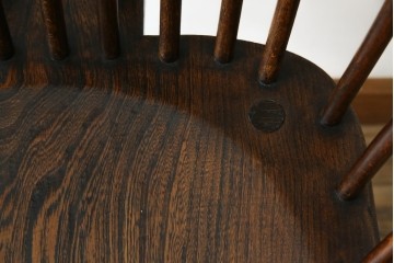 イギリスアンティーク　エルム材　美しい木目が魅力的なダブルボウバックウインザーアームチェア　(R-076887)