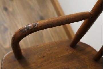 イギリスアンティーク　エルム材　バーチ材　シンプルなデザインが魅力的なチャイルドチェア(キッズチェア、アームチェア、ダイニングチェア、板座チェア、ベビーチェア、こども椅子、子どもイス)(R-076888)
