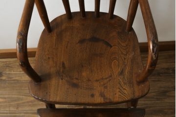 イギリスアンティーク　エルム材　バーチ材　シンプルなデザインが魅力的なチャイルドチェア(キッズチェア、アームチェア、ダイニングチェア、板座チェア、ベビーチェア、こども椅子、子どもイス)(R-076888)