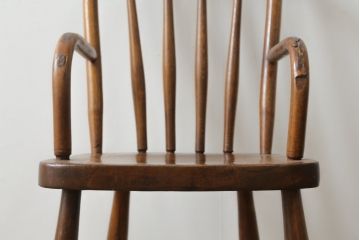 イギリスアンティーク　エルム材　バーチ材　シンプルなデザインが魅力的なチャイルドチェア(キッズチェア、アームチェア、ダイニングチェア、板座チェア、ベビーチェア、こども椅子、子どもイス)(R-076888)