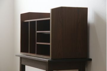 デンマークビンテージ　バング&オルフセン(BANG & OLUFSEN OF DENMARK)　ローズウッド材　シンプルで機能的なデザインが魅力的なオーディオラック(ステレオラック、レコードケース、収納棚、テレビ台、テレビボード、北欧、ヴィンテージ)(R-076889)