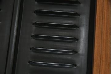 デンマークビンテージ　バング&オルフセン(BANG & OLUFSEN OF DENMARK)　ローズウッド材　シンプルで機能的なデザインが魅力的なオーディオラック(ステレオラック、レコードケース、収納棚、テレビ台、テレビボード、北欧、ヴィンテージ)(R-076889)