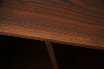 デンマークビンテージ　バング&オルフセン(BANG & OLUFSEN OF DENMARK)　ローズウッド材　シンプルで機能的なデザインが魅力的なオーディオラック(ステレオラック、レコードケース、収納棚、テレビ台、テレビボード、北欧、ヴィンテージ)(R-076889)