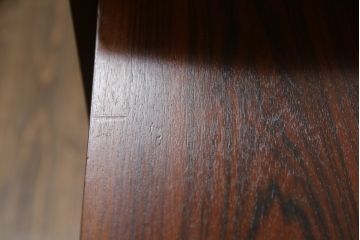 デンマークビンテージ　バング&オルフセン(BANG & OLUFSEN OF DENMARK)　ローズウッド材　シンプルで機能的なデザインが魅力的なオーディオラック(ステレオラック、レコードケース、収納棚、テレビ台、テレビボード、北欧、ヴィンテージ)(R-076889)
