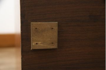 デンマークビンテージ　バング&オルフセン(BANG & OLUFSEN OF DENMARK)　ローズウッド材　シンプルで機能的なデザインが魅力的なオーディオラック(ステレオラック、レコードケース、収納棚、テレビ台、テレビボード、北欧、ヴィンテージ)(R-076889)