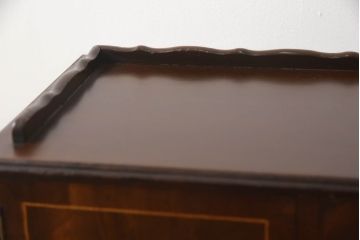 イギリスアンティーク　マホガニー材　ジョージアン　美しい杢目と洗練された佇まいが魅力的なレザートップデスク(レディースデスク、コンソールテーブル、机、本革、ワークデスク、在宅用、在宅ワーク用)(R-076896)
