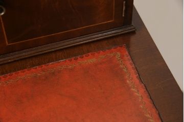 イギリスアンティーク　マホガニー材　ジョージアン　美しい杢目と洗練された佇まいが魅力的なレザートップデスク(レディースデスク、コンソールテーブル、机、本革、ワークデスク、在宅用、在宅ワーク用)(R-076896)