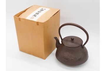未使用品　戦前　寿　巾着　巻物　南部鴻栄堂　縁起物のモチーフが魅力的な鉄瓶(湯沸、湯瓶、茶道具、茶器)(R-076898)