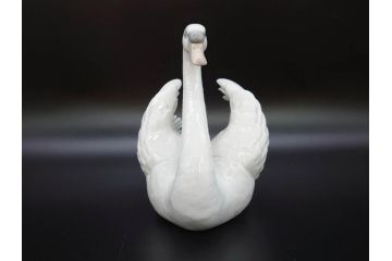 スペイン　リヤドロ　LLADRO　白鳥　フィギュリン(箱なし、陶器人形、置物、オブジェ、スワン、Swan)(R-076902)