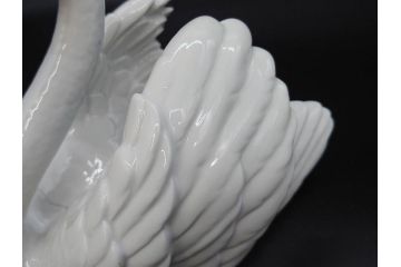 スペイン　リヤドロ　LLADRO　白鳥　フィギュリン(箱なし、陶器人形、置物、オブジェ、スワン、Swan)(R-076902)