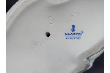 スペイン　リヤドロ　LLADRO　白鳥　フィギュリン(箱なし、陶器人形、置物、オブジェ、スワン、Swan)(R-076902)