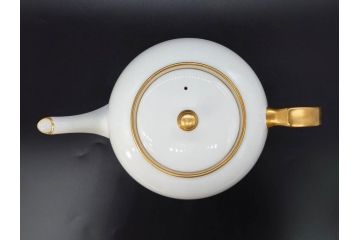 大倉陶園(OKURA、OAC)　オールド大倉　ゴールドライン　シンプルな中にも気品が溢れるティーポット&シュガーポット&クリーマー3点セット(ミルクジャー、ミルクポット、ボンボン入れ、洋食器、白磁、金彩)(R-076904)