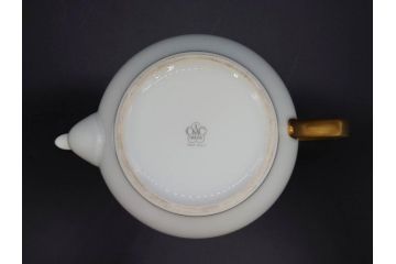 大倉陶園(OKURA、OAC)　オールド大倉　ゴールドライン　シンプルな中にも気品が溢れるティーポット&シュガーポット&クリーマー3点セット(ミルクジャー、ミルクポット、ボンボン入れ、洋食器、白磁、金彩)(R-076904)