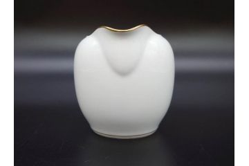 大倉陶園(OKURA、OAC)　オールド大倉　ゴールドライン　シンプルな中にも気品が溢れるティーポット&シュガーポット&クリーマー3点セット(ミルクジャー、ミルクポット、ボンボン入れ、洋食器、白磁、金彩)(R-076904)
