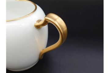 大倉陶園(OKURA、OAC)　オールド大倉　ゴールドライン　シンプルな中にも気品が溢れるティーポット&シュガーポット&クリーマー3点セット(ミルクジャー、ミルクポット、ボンボン入れ、洋食器、白磁、金彩)(R-076904)