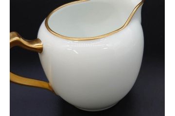 大倉陶園(OKURA、OAC)　オールド大倉　ゴールドライン　シンプルな中にも気品が溢れるティーポット&シュガーポット&クリーマー3点セット(ミルクジャー、ミルクポット、ボンボン入れ、洋食器、白磁、金彩)(R-076904)