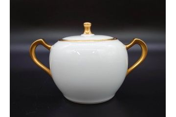 大倉陶園(OKURA、OAC)　オールド大倉　ゴールドライン　シンプルな中にも気品が溢れるティーポット&シュガーポット&クリーマー3点セット(ミルクジャー、ミルクポット、ボンボン入れ、洋食器、白磁、金彩)(R-076904)