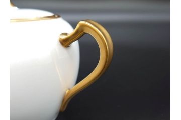 大倉陶園(OKURA、OAC)　オールド大倉　ゴールドライン　シンプルな中にも気品が溢れるティーポット&シュガーポット&クリーマー3点セット(ミルクジャー、ミルクポット、ボンボン入れ、洋食器、白磁、金彩)(R-076904)