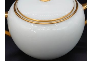 大倉陶園(OKURA、OAC)　オールド大倉　ゴールドライン　シンプルな中にも気品が溢れるティーポット&シュガーポット&クリーマー3点セット(ミルクジャー、ミルクポット、ボンボン入れ、洋食器、白磁、金彩)(R-076904)