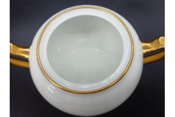 大倉陶園(OKURA、OAC)　オールド大倉　ゴールドライン　シンプルな中にも気品が溢れるティーポット&シュガーポット&クリーマー3点セット(ミルクジャー、ミルクポット、ボンボン入れ、洋食器、白磁、金彩)(R-076904)
