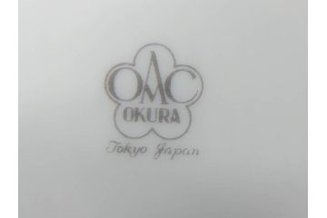 大倉陶園(OKURA、OAC)　オールド大倉　ゴールドライン　シンプルな中にも気品が溢れるティーポット&シュガーポット&クリーマー3点セット(ミルクジャー、ミルクポット、ボンボン入れ、洋食器、白磁、金彩)(R-076904)