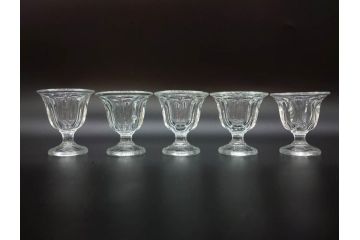 昭和初期　プレスガラス　どこか懐かしいレトロなグラス5客セット(古グラス、和ガラス、スイーツグラス、デザートカップ、リキュールグラス、酒器、硝子、ショット、酒杯、高台)(R-076908)