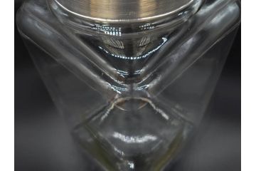 アンティーク雑貨　当時物　デッドストック　アルミ蓋　シンプルで使い勝手のよいガラス瓶2点セット(角型、角瓶、キャニスター、ガラスビン、菓子瓶、硝子、フタ付き、小物入れ、ディスプレイ雑貨、古道具、店舗什器)(R-076910)