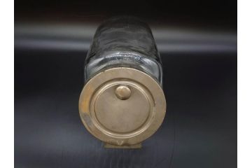 アンティーク雑貨　当時物　アルミ蓋　独特なフォルムが魅力のガラス瓶(ガラスビン、菓子瓶、硝子、フタ付き、小物入れ、ディスプレイ雑貨、古道具、店舗什器、駄菓子屋さん)(R-076911)