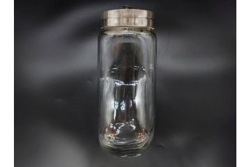 アンティーク雑貨　当時物　アルミ蓋　独特なフォルムが魅力のガラス瓶(ガラスビン、菓子瓶、硝子、フタ付き、小物入れ、ディスプレイ雑貨、古道具、店舗什器、駄菓子屋さん)(R-076911)