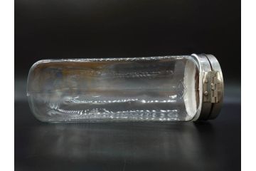 アンティーク雑貨　当時物　アルミ蓋　レトロな雰囲気漂うガラス瓶(ガラスビン、菓子瓶、硝子、フタ付き、小物入れ、ディスプレイ雑貨、古道具、店舗什器、駄菓子屋さん)(R-076913)