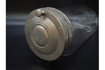 アンティーク雑貨　当時物　アルミ蓋　レトロな雰囲気漂うガラス瓶(ガラスビン、菓子瓶、硝子、フタ付き、小物入れ、ディスプレイ雑貨、古道具、店舗什器、駄菓子屋さん)(R-076913)