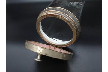 アンティーク雑貨　当時物　アルミ蓋　レトロな雰囲気漂うガラス瓶(ガラスビン、菓子瓶、硝子、フタ付き、小物入れ、ディスプレイ雑貨、古道具、店舗什器、駄菓子屋さん)(R-076913)