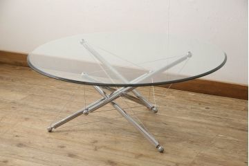 中古　美品　Cassina(カッシーナ)　713　スタイリッシュなデザインがワンランク上の暮らしを演出するセンターテーブル(ローテーブル、カクテルテーブル、カフェテーブル、コーヒーテーブル、ラウンドテーブル、ガラス)(定価約46万円)(R-076920)