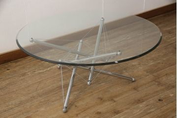 中古　美品　Cassina(カッシーナ)　713　スタイリッシュなデザインがワンランク上の暮らしを演出するセンターテーブル(ローテーブル、カクテルテーブル、カフェテーブル、コーヒーテーブル、ラウンドテーブル、ガラス)(定価約46万円)(R-076920)
