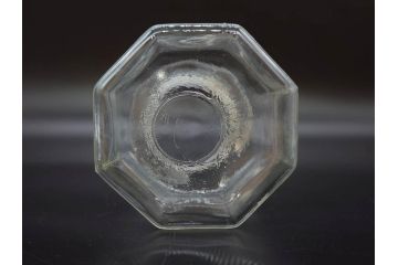 昭和レトロ　ノスタルジックな雰囲気を纏った蓋付きガラス瓶3個セット(八角、キャニスター、ガラスビン、硝子、菓子瓶、フタ付き)(R-076949)